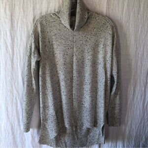 NWOT Splendid Cashmere turtleneck salt and pepper heathered oversize size XS